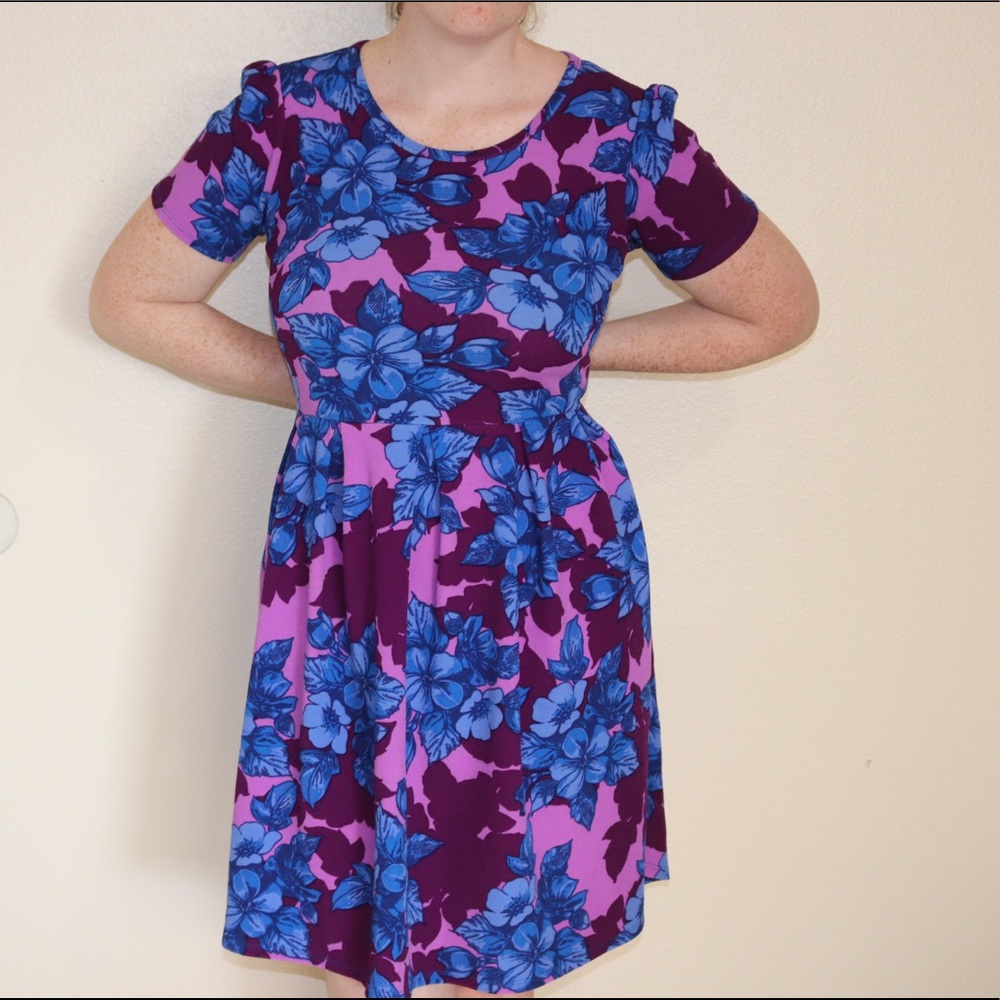 LulaRoe Amelia 👀 I have Pockets!👀